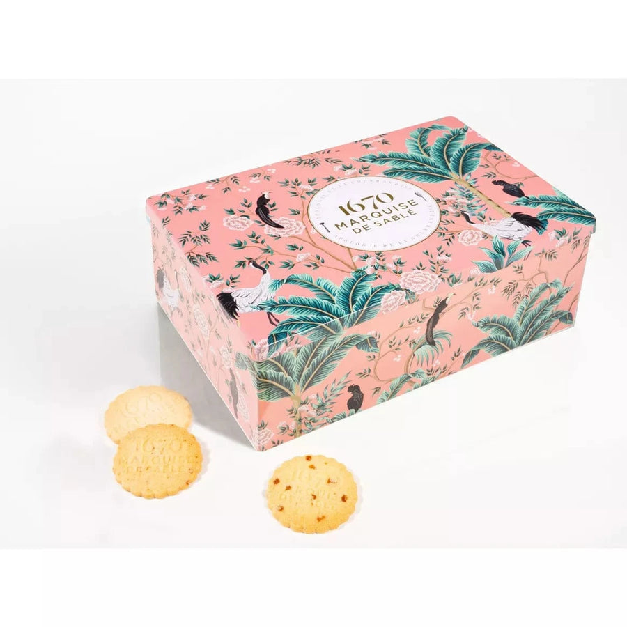 La Sablésienne Biscuit sucré La Sablésienne – Assortiment de Sablés Nature, Caramel & Abricot – Boite Métal 'La Palmeraie' 300g